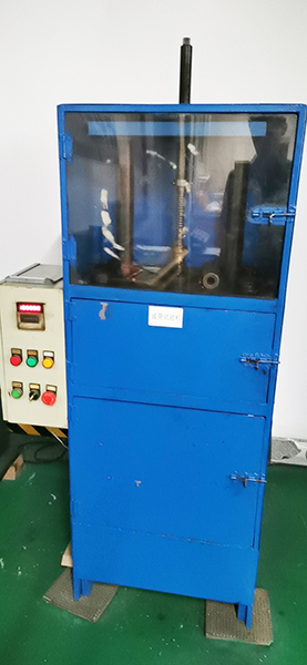 疲勞試驗機